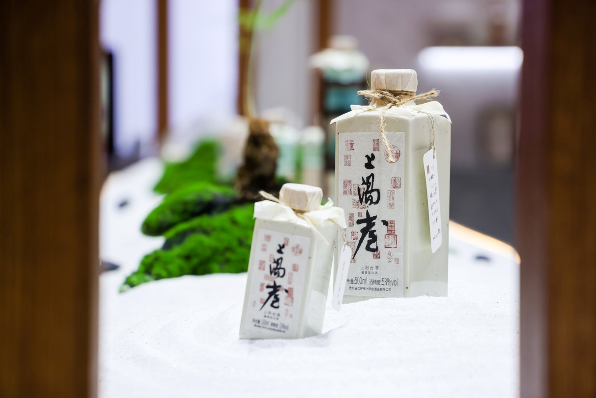 糖酒会首秀！这款“文化人的酱香”上陽臺为何圈粉无数？