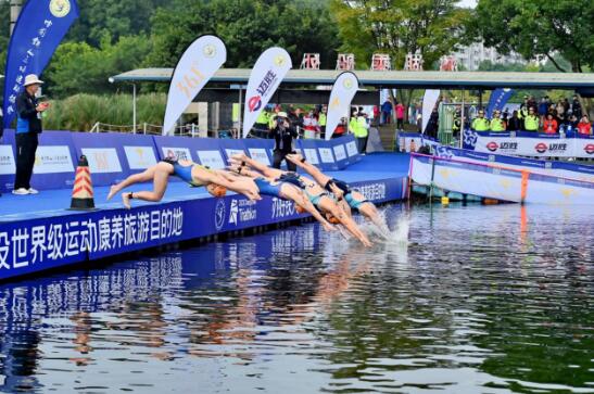 500余名“铁人”在湖光山色中竞速 全国铁人三项冠军杯系列赛总决赛长寿开赛